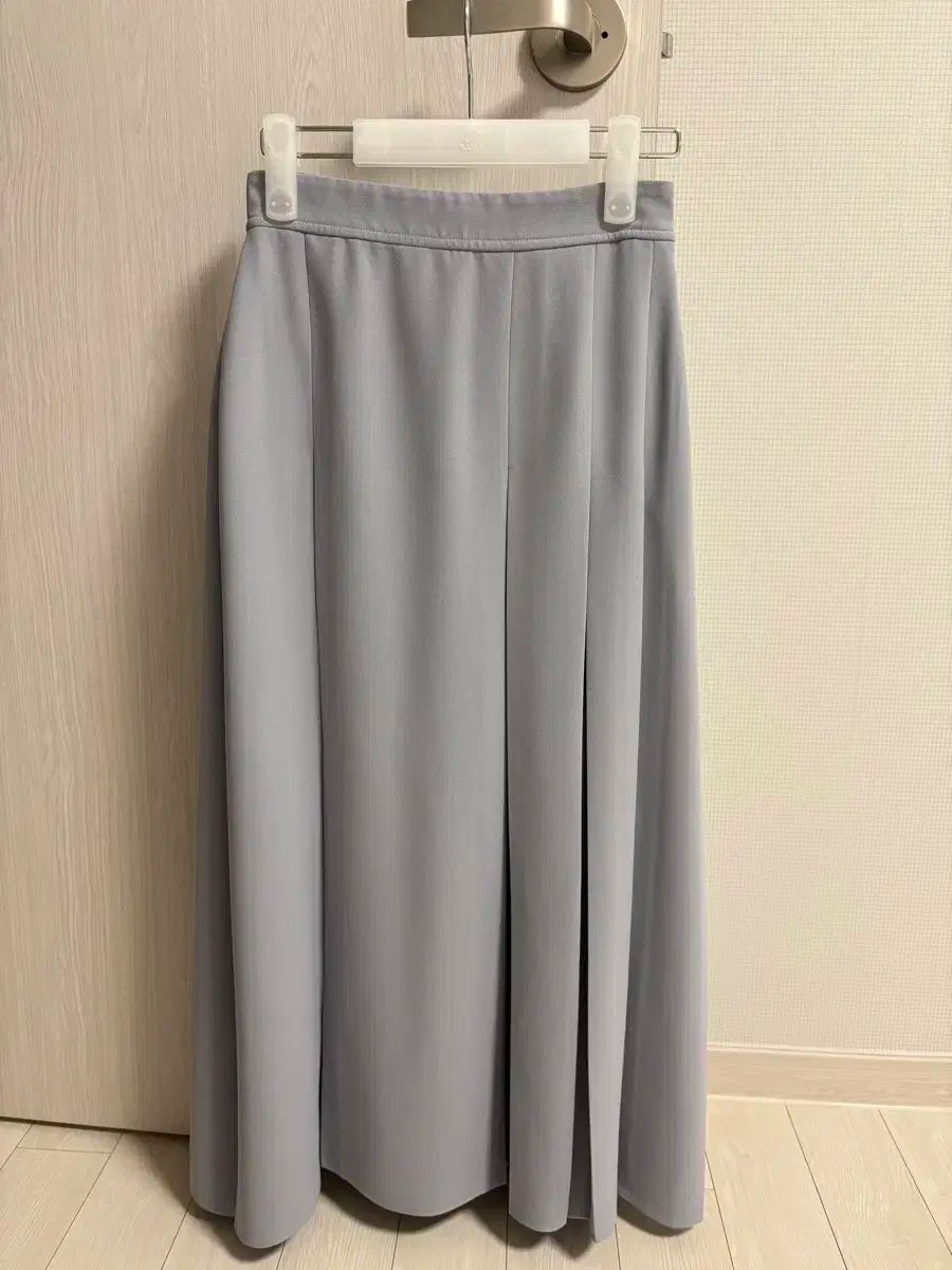 シエ トゥー スリット スカート ロングxs