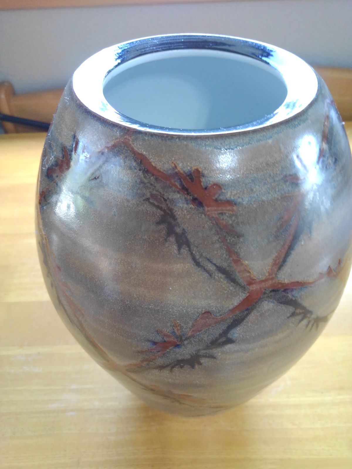 有田焼 光風作品 薄茶の渋い模様の花びん 有田焼の花瓶の 有田焼 光風作品 薄茶の渋い模様の花びん 有田焼の花瓶の
