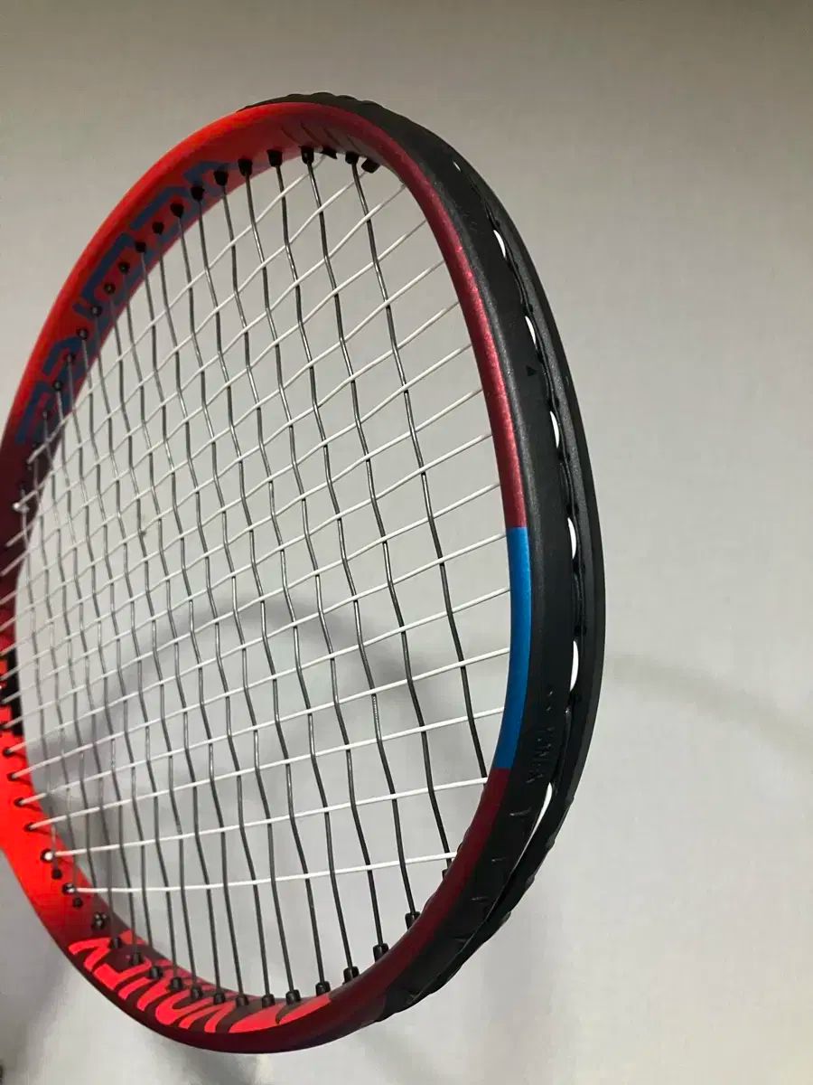 YONEX