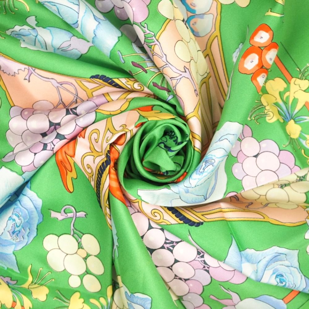 HERMES エルメス カレ90 Fleurs Raisins シルク スカーフ HERMES エルメス カレ90 Fleurs Raisins シルク スカーフ