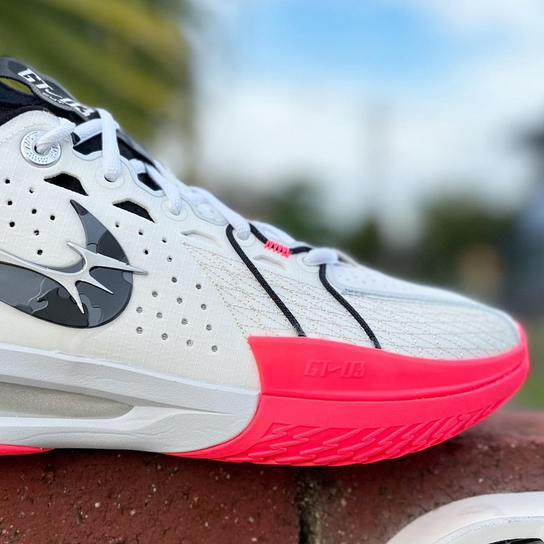 シューズ(男性用) NIKE GT CUT3 Men's Nike G.T. Cut 3 Basketball Shoes | JD Sports