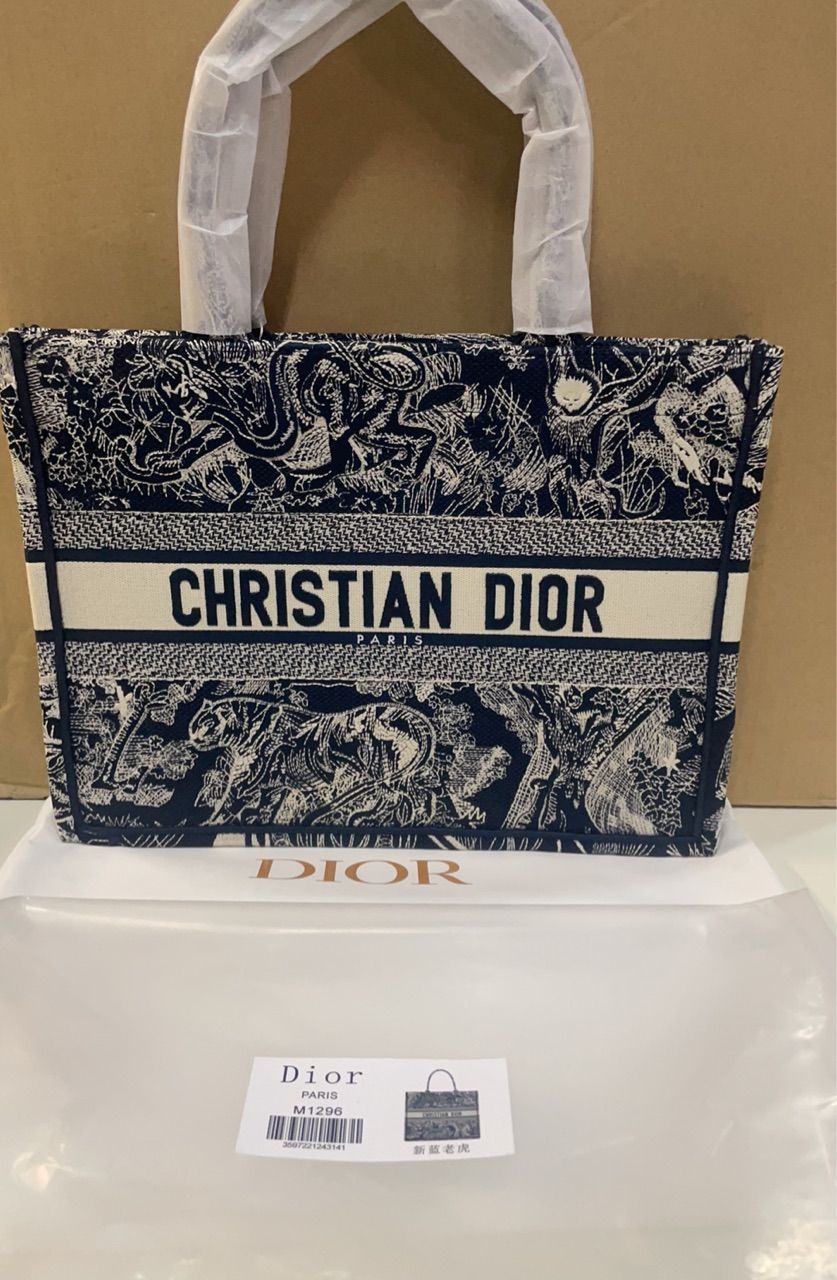 本日限定価格?Dior Book Tote バッグ ミディアム - メルカリ