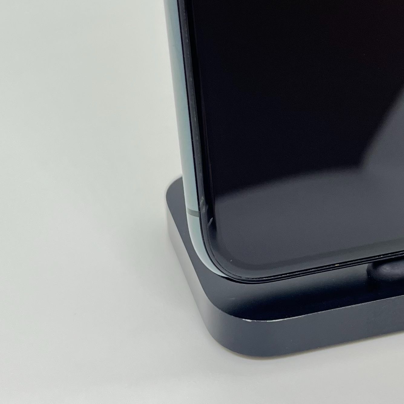 バッテリー新品】iPhone11Pro 64GB ミッドナイトグリーン【SIM