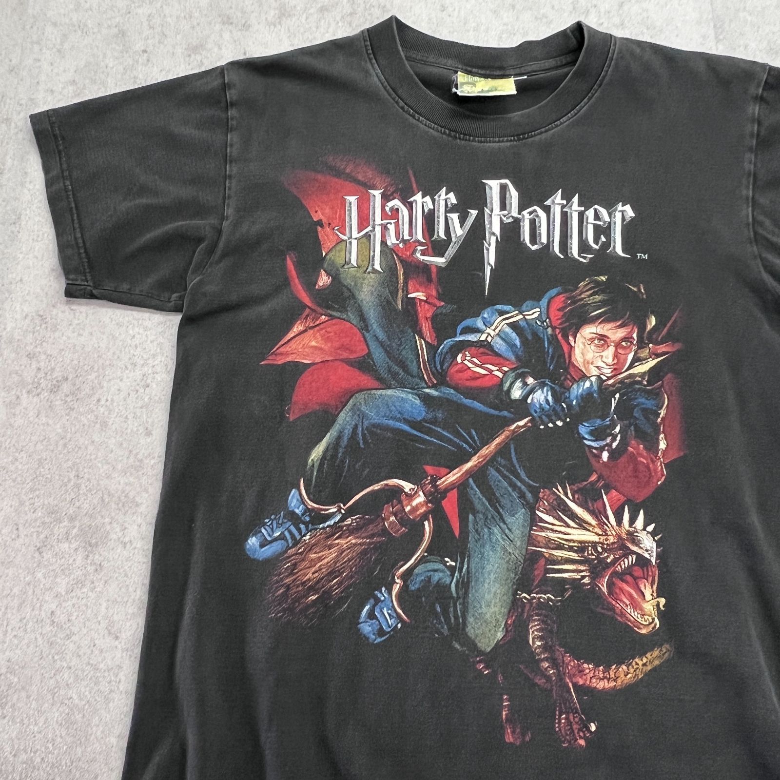 激レア Harry Potter ハリーポッター 炎のゴブレット ドラゴン イラスト MOVIE TEE ムービーTシャツ 古着 ブラック 黒  スミクロ M - メルカリ