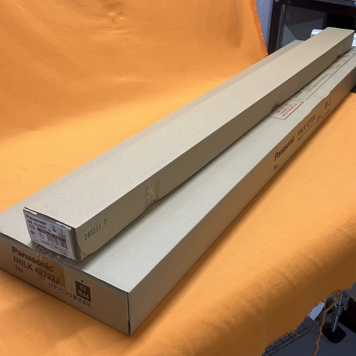 パナソニック　XLX450NEWPLE9　一体型LEDベースライト 非調光 白色 iDシリーズ 40形 天井直付型 iスタイル