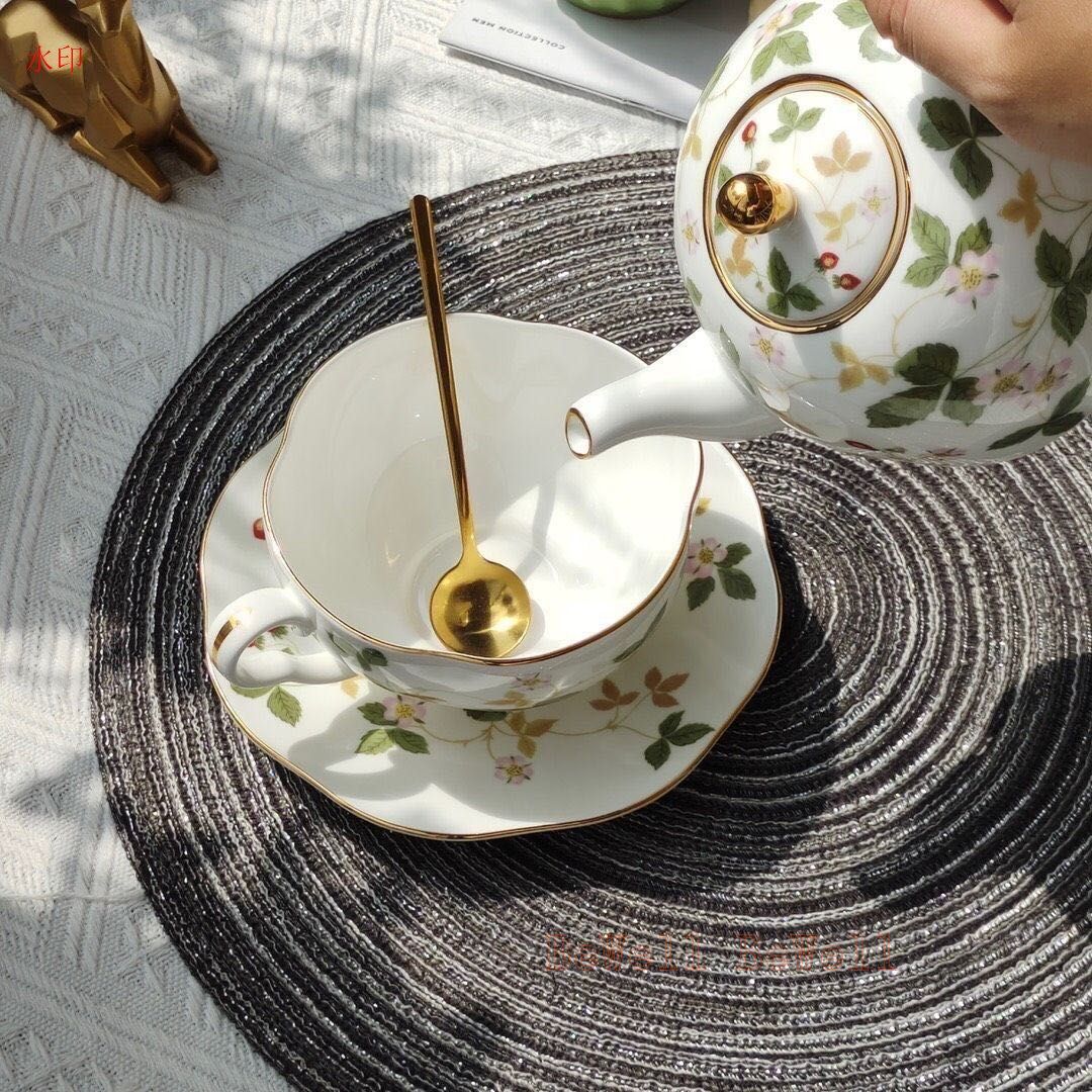  ウェッジウッド ワイルドストロベリー シリーズ子母ポット英国式アフタヌーンティーコーヒー ティーカップ 3点 セット WEDGWOOD シュガーポット コーヒー ティーカップ