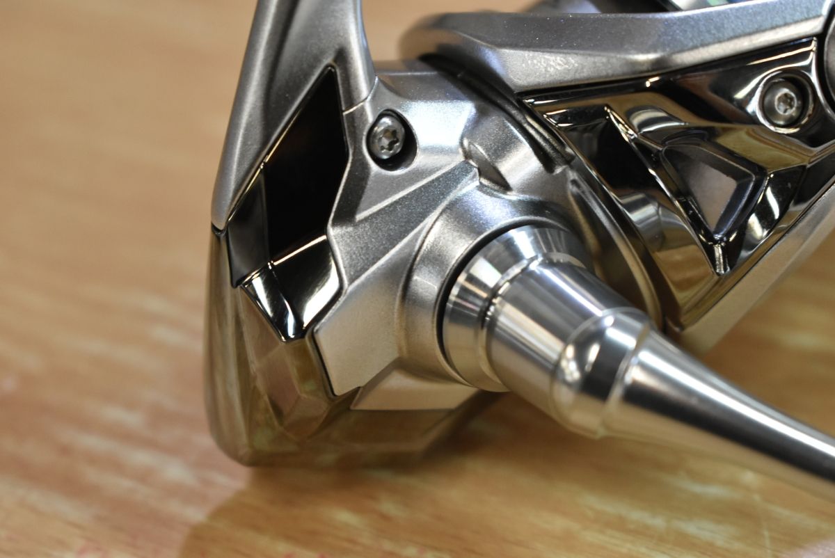 シマノ 23 ストラディック SHIMANO STRADIC スピニングリール ライトソルト エギング ロックフィッシュ ブラックバス