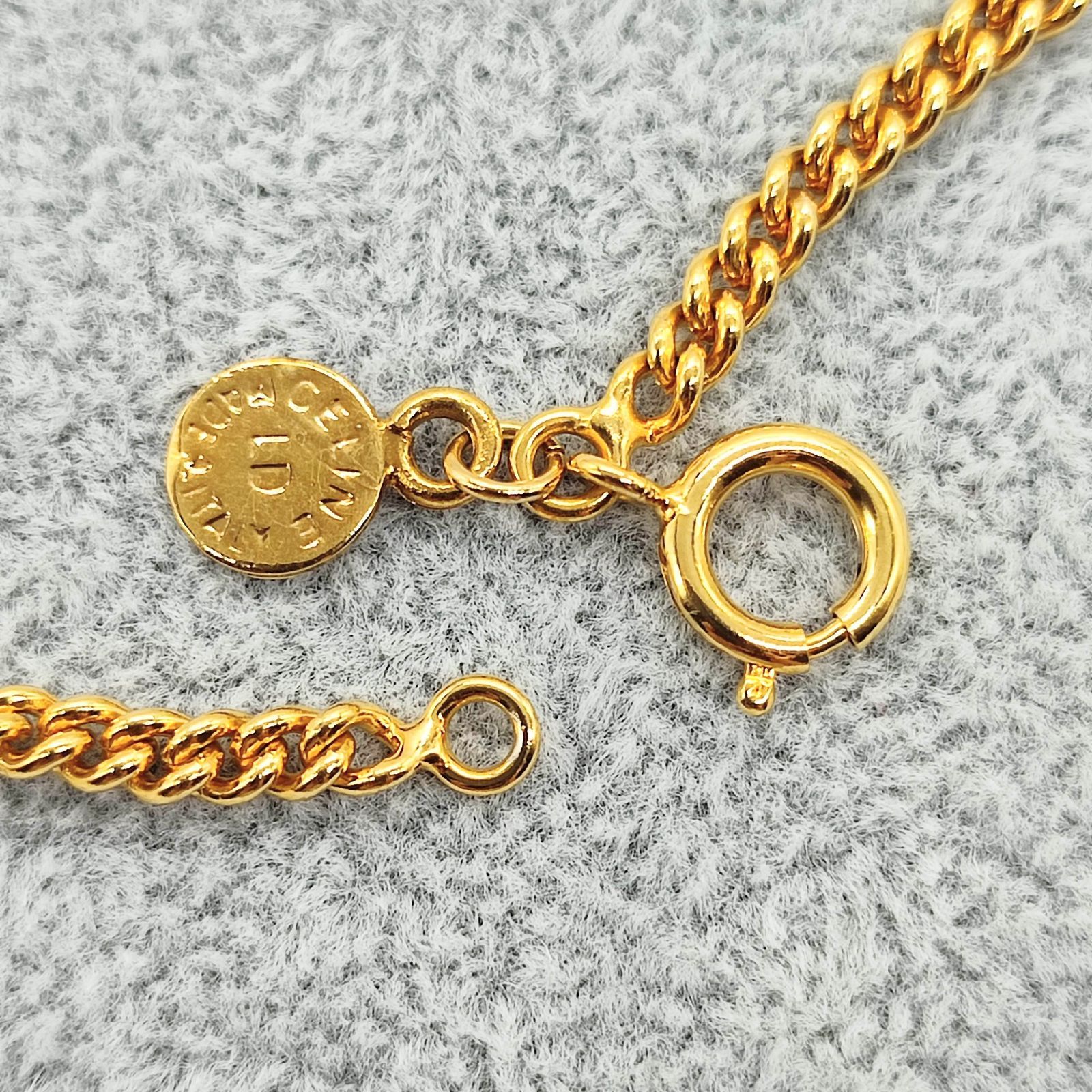 美品☆CELINE☆マカダム ラウンドメダルネックレス ゴールド 超美品】CELINE セリーヌ マカダム ラウンドメダルネックレス
