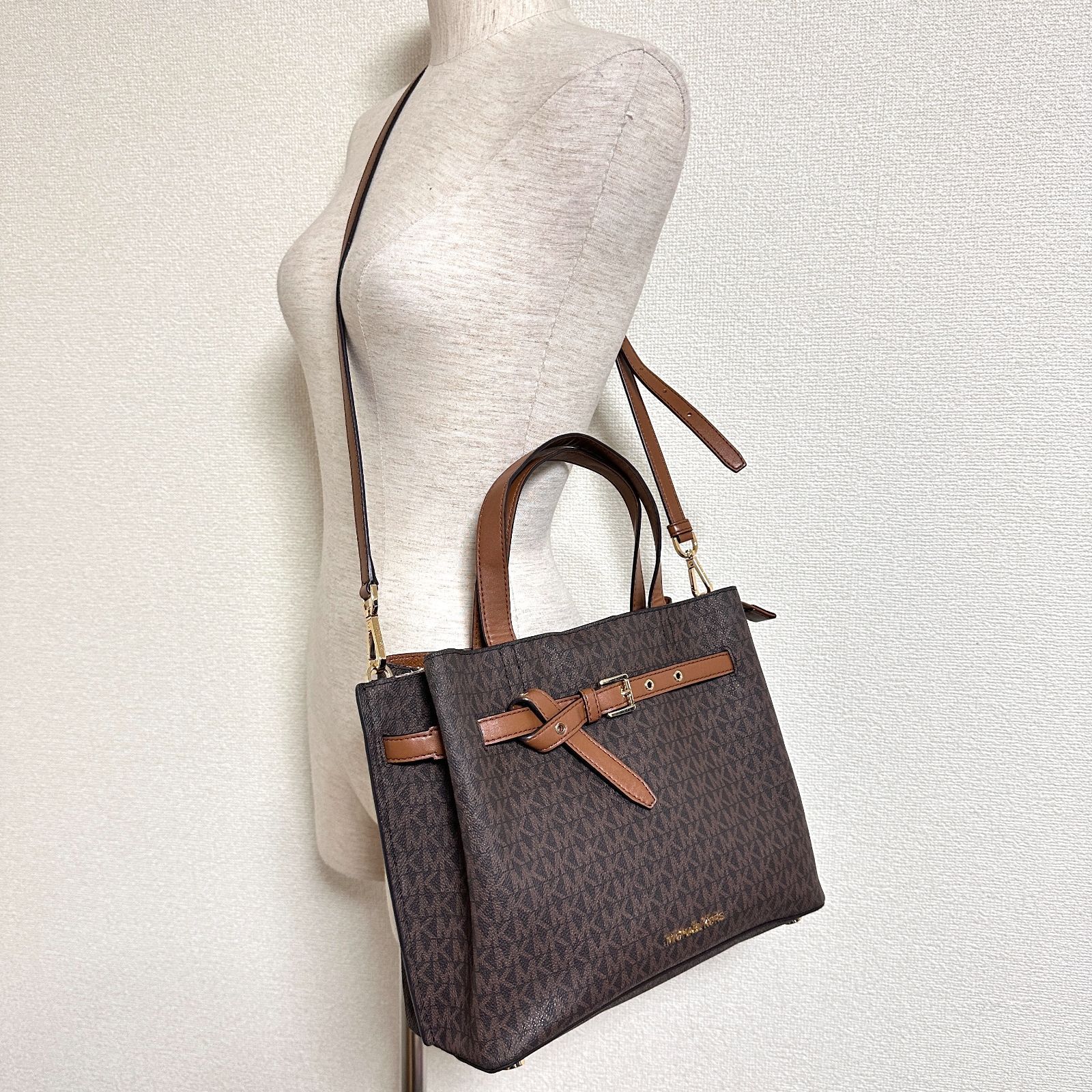 訳あり MICHAEL KORS エミリアサッチェル ラージ MKシグネチャー 