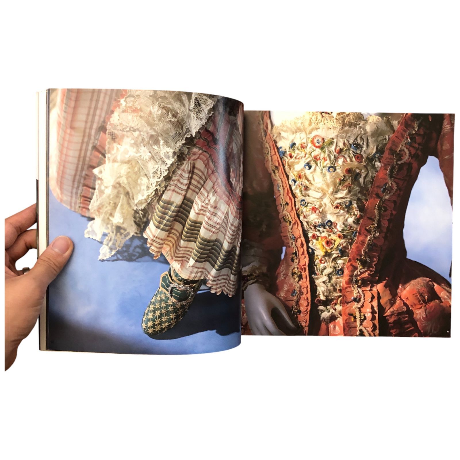 華麗な革命 ロココと新古典の衣裳展 京都国立近代美術館/京都