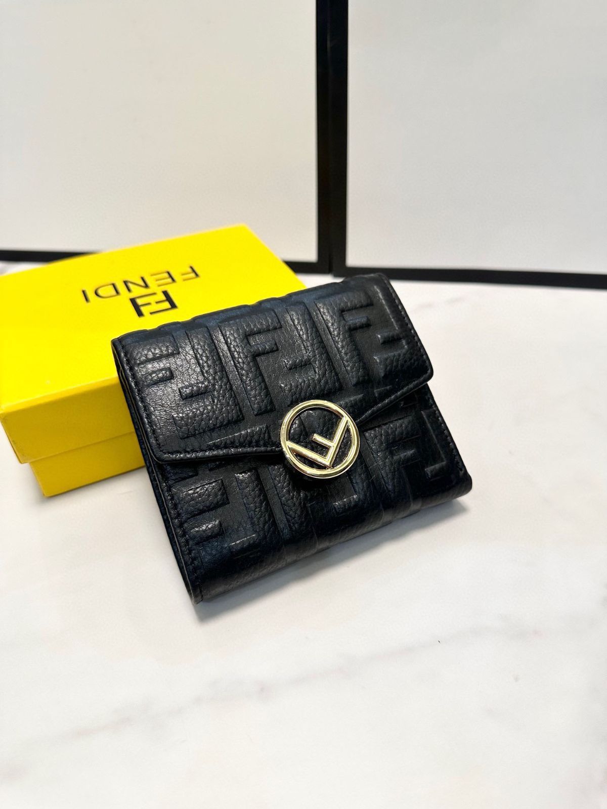 超美品✨Fendi フェンディ 財布