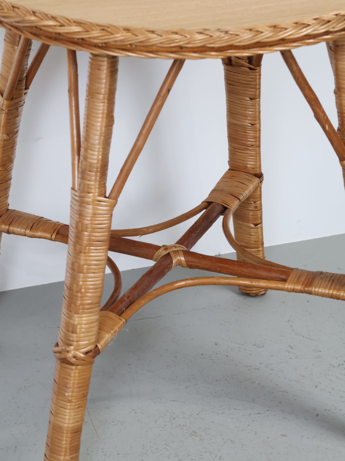 1970年代 ヴィンテージ ラタン ラウンド サイドテーブル - メルカリ