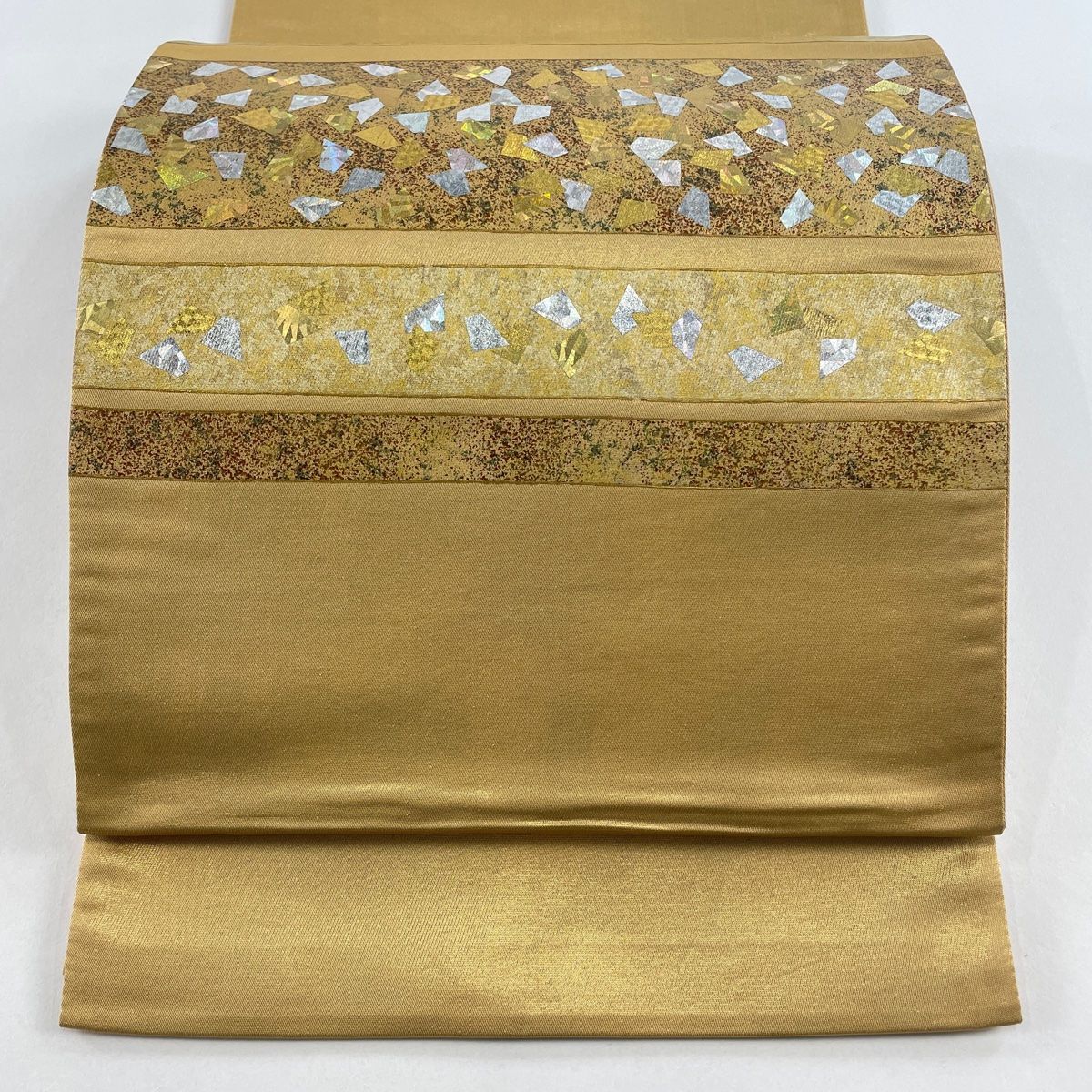 袋帯 秀品 箔散らし 縞 金銀彩 箔 金色 お太鼓柄 正絹 【中古