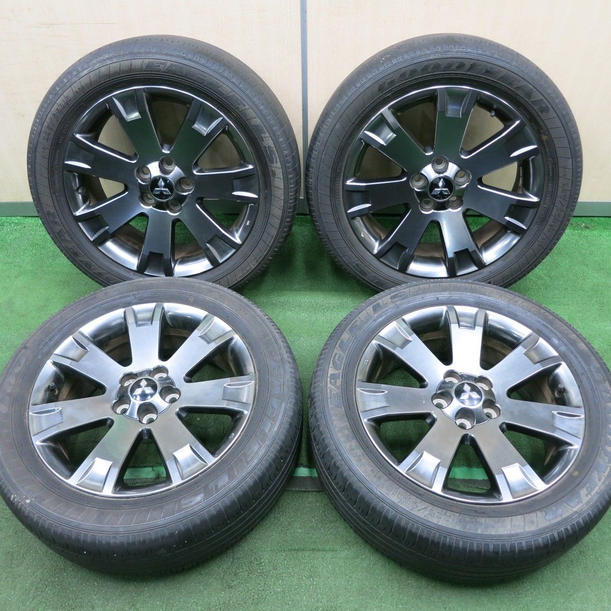 送料無料* キレイ☆三菱 デリカ D:5 純正 225/55R18 グッドイヤー イーグル LS2 18インチ D5 PCD114.3/5H☆4052401NJノ  - メルカリ