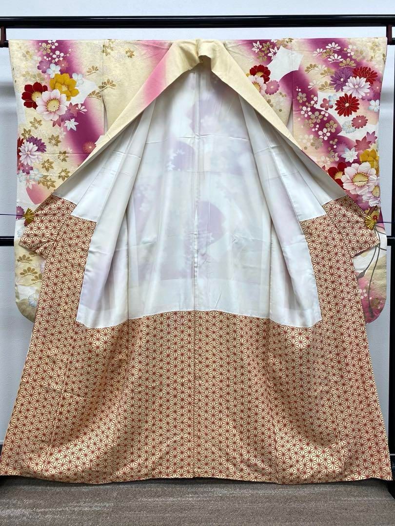 振袖 豪華 銀通し 刺繍 金彩 グリッター箔 洋花 身丈175cm トールサイズ 振袖 豪華 金彩 銀彩 銀通し ラメ刺繍 柄八掛 身丈159cm - メルカリ