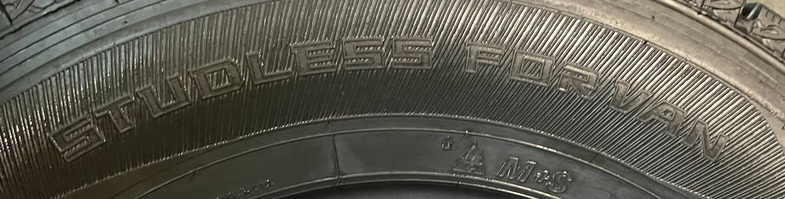 イボ付き 2020年製 約9.9分山 ダンロップ DUNLOP ウィンターマックス WINTER MAXX SV01 スタッドレス 195 80R15 107 105L LT 4本 h_381 TRITUETUBI_COM