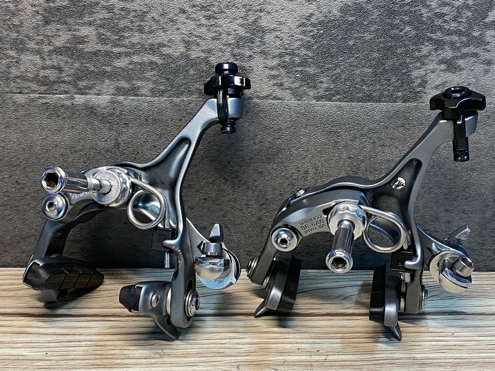 シマノ アルテグラ BR-6700 キャリパーブレーキ 前後セット Amazon.co.jp: SHIMANO(シマノ) アルテグラ キャリパーブレーキ