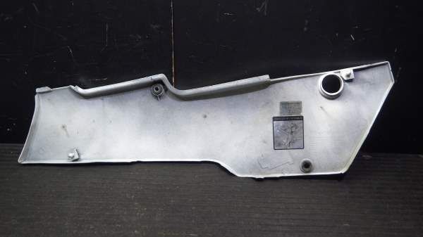 YN9-19★FZ400R・46X★右・サイドカウル★(100) 2025年最新Yahoo!オークション -fz400r カウルの中古品・新品・未