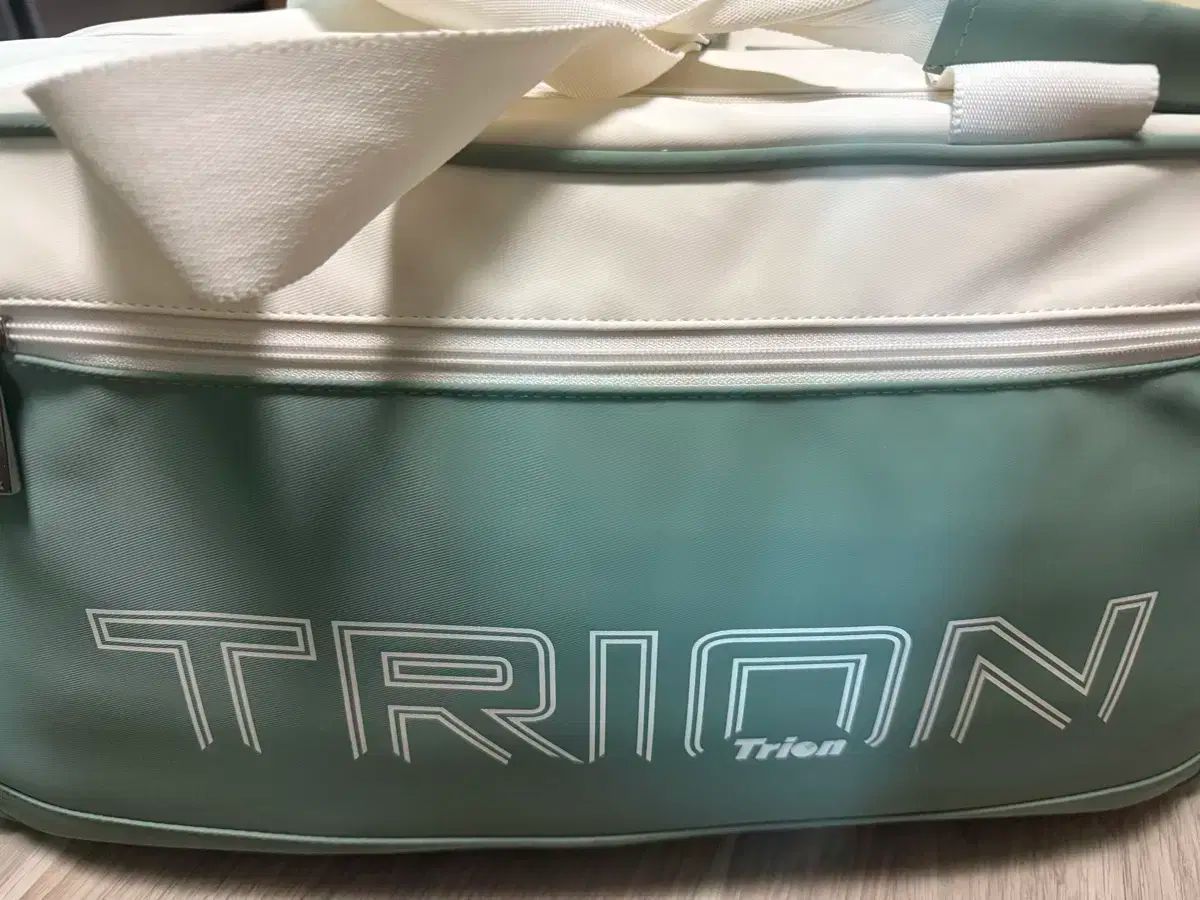 バドミントン バッグ