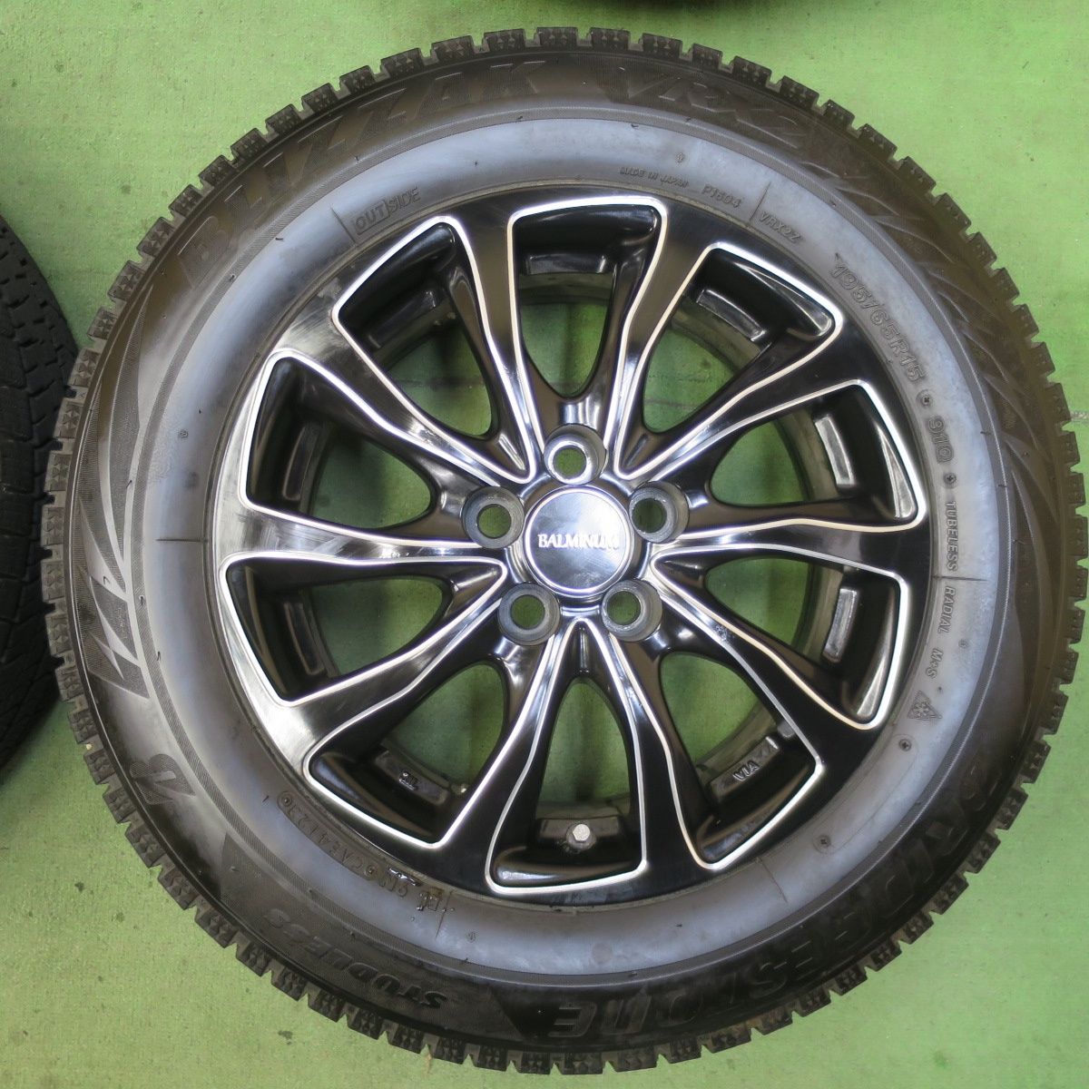 17年 バリ溝！キレイ！9.5分★プリウス 等 185/65R15 スタッドレス ブリヂストン ブリザック VRX INVERNO 15インチ PCD100/5H★