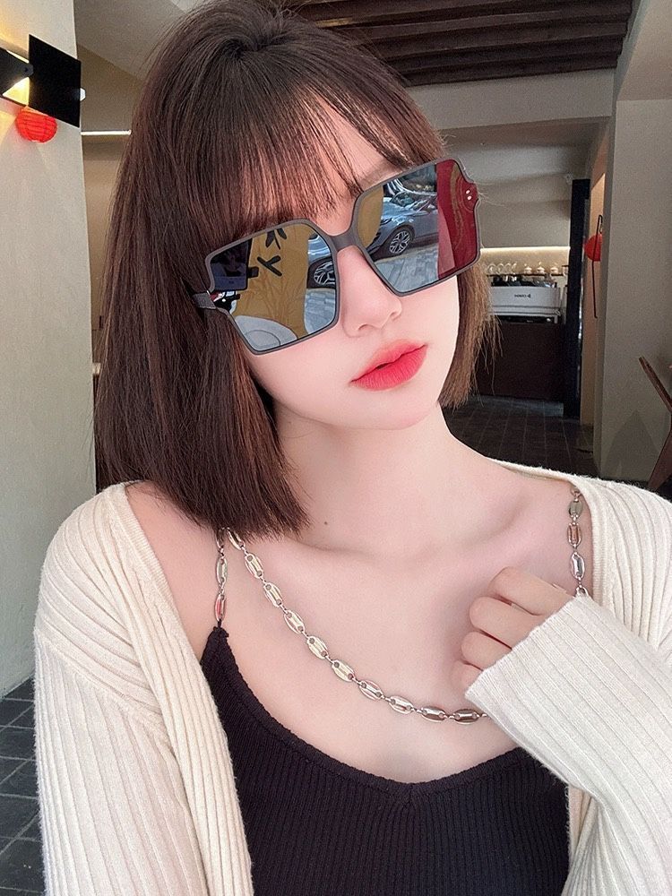 Louis Vuitton 今日限定特価！】LV 大フレーム サングラス
