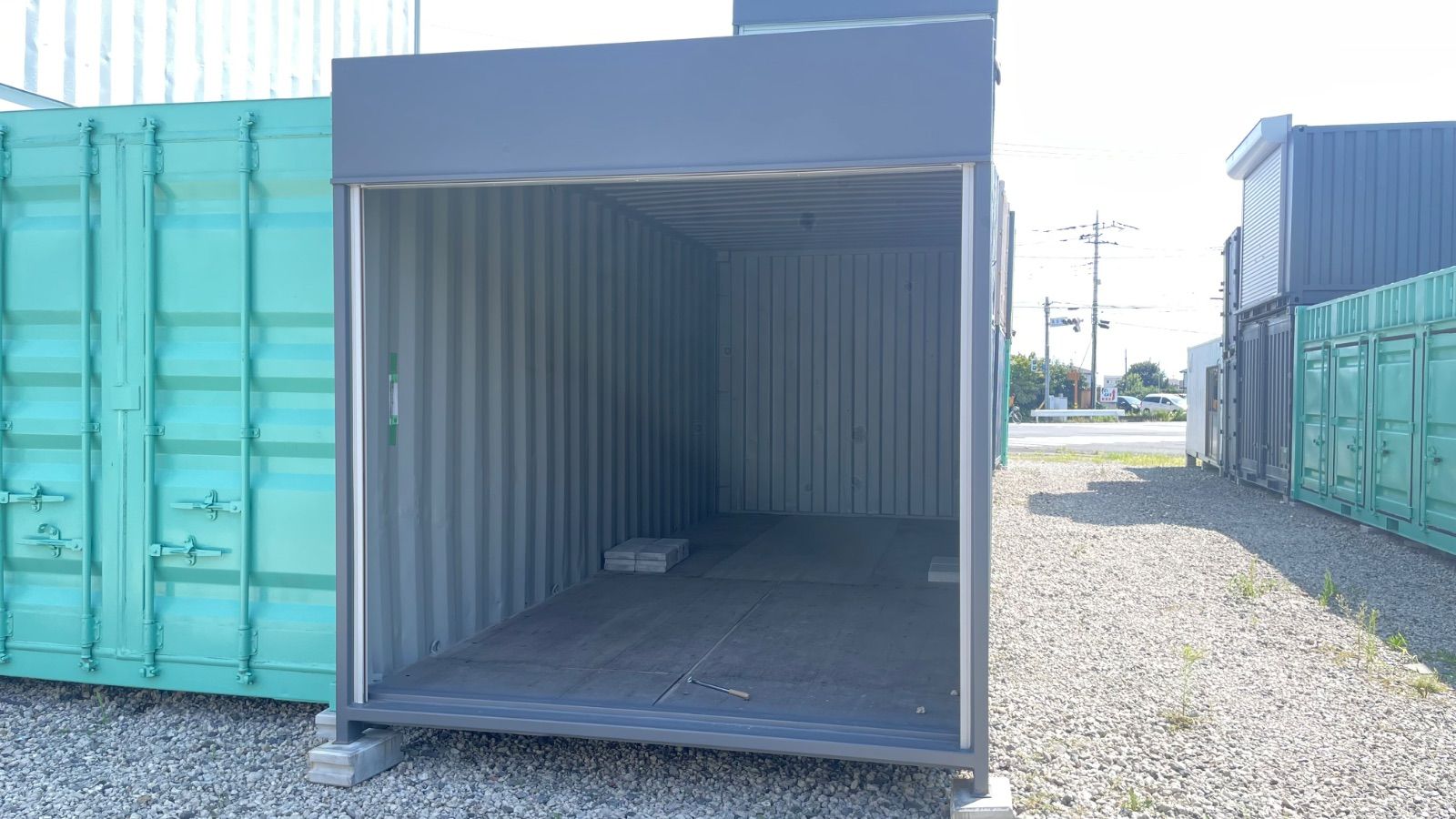 13ft シャッター付き中古コンテナ ガレージ 物置 コンテナハウス 小屋 