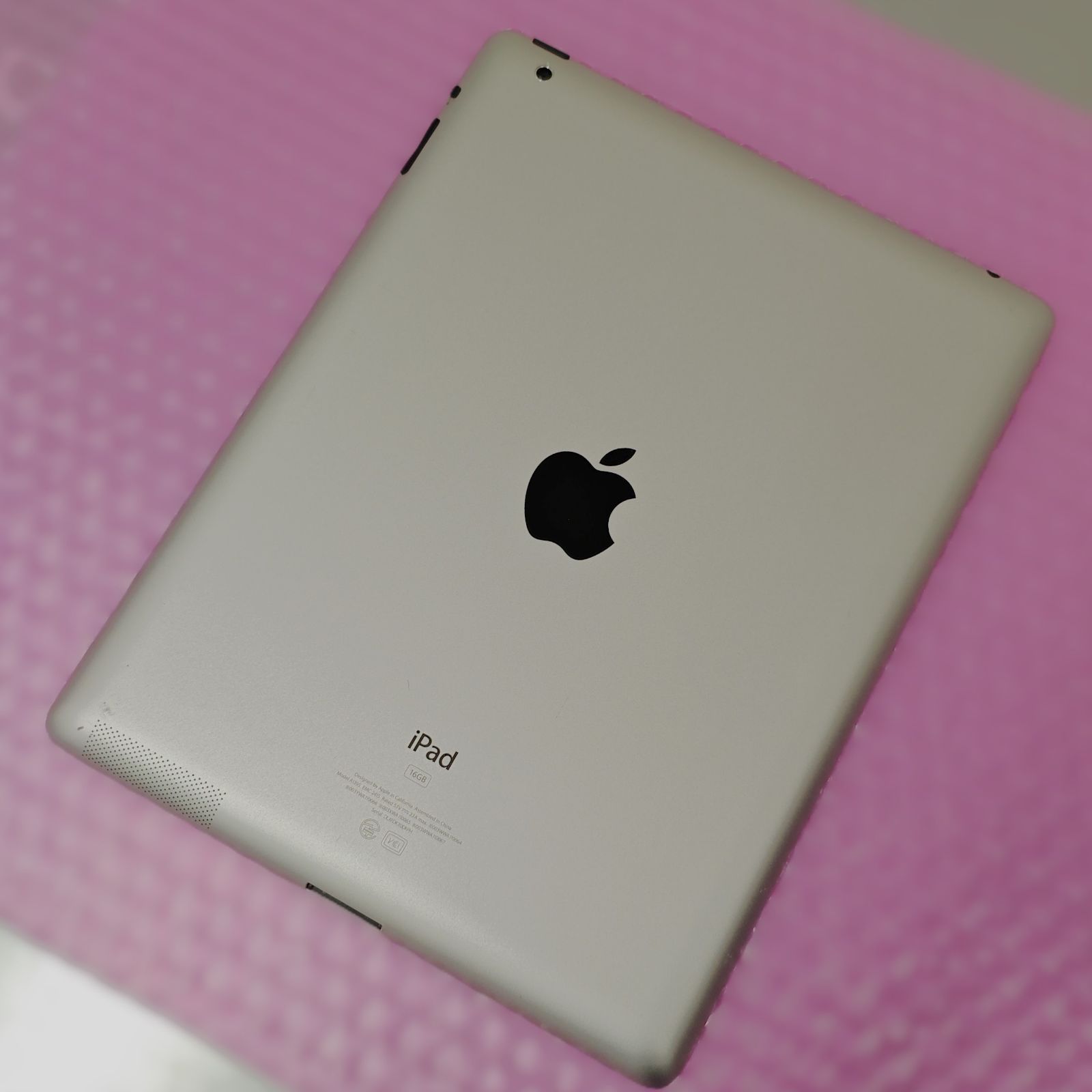 iPad 2 A1395 16GB Wi-Fi シルバー やや傷あり - メルカリ