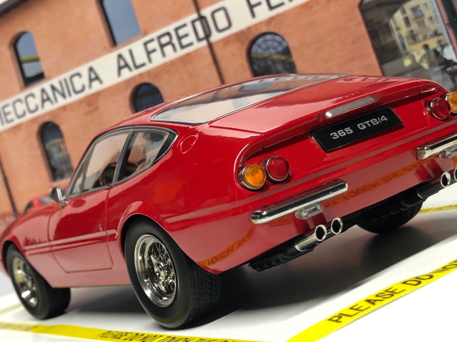 KKScale 1/18 Ferrari 365 GTB/4 Red フェラーリ - メルカリ