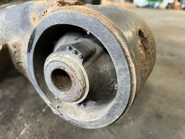 ZVW30 リアアクスルビーム