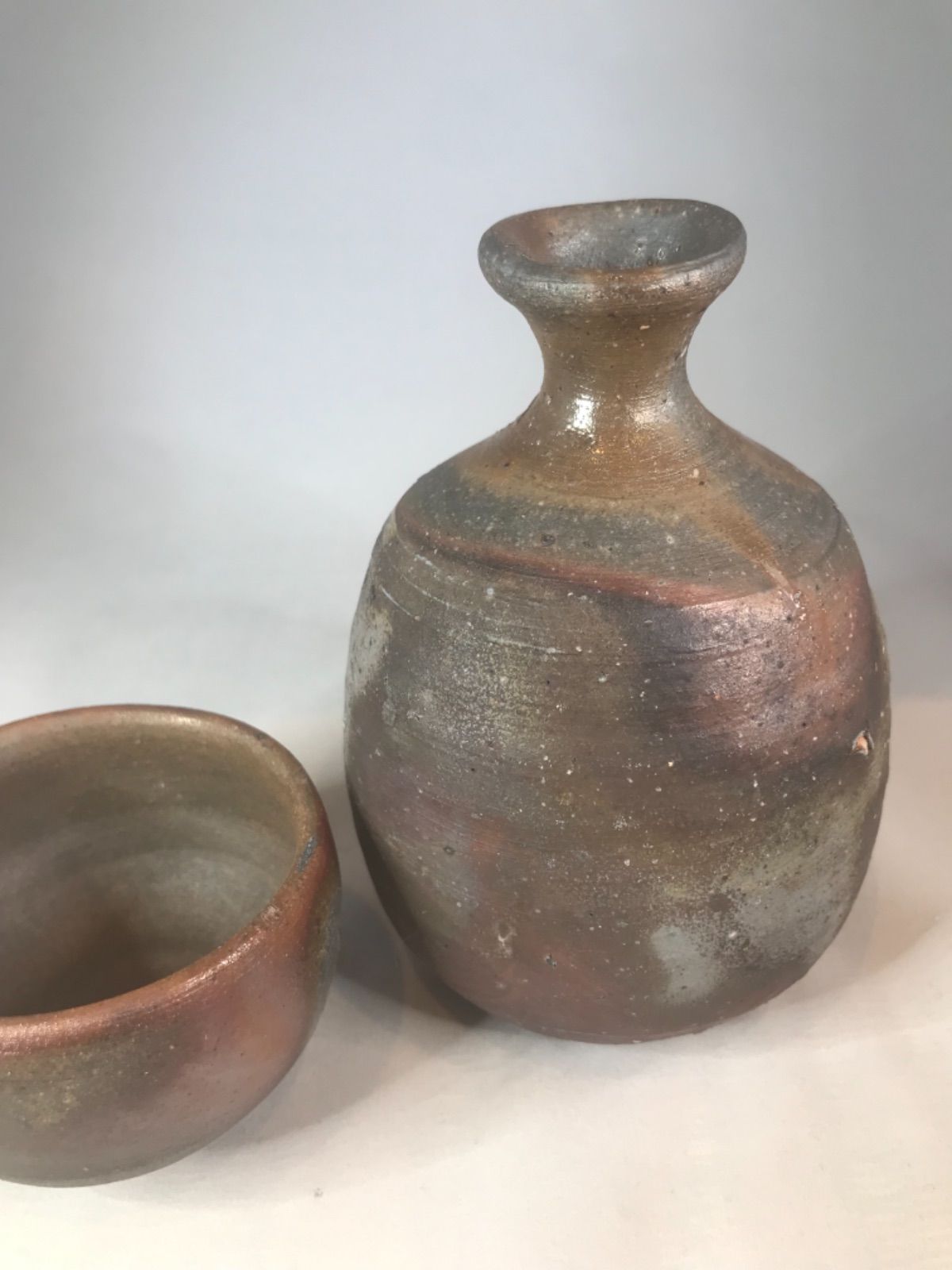 備前焼　徳利＆ぐい呑み　木箱入り 楽天市場】備前焼 酒器揃 桟切 徳利 ぐい呑み セット 木箱入り 夢幻庵