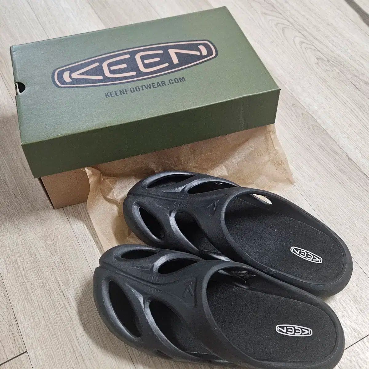 KEEN キーン シャンティ スリッパ ダンブルー