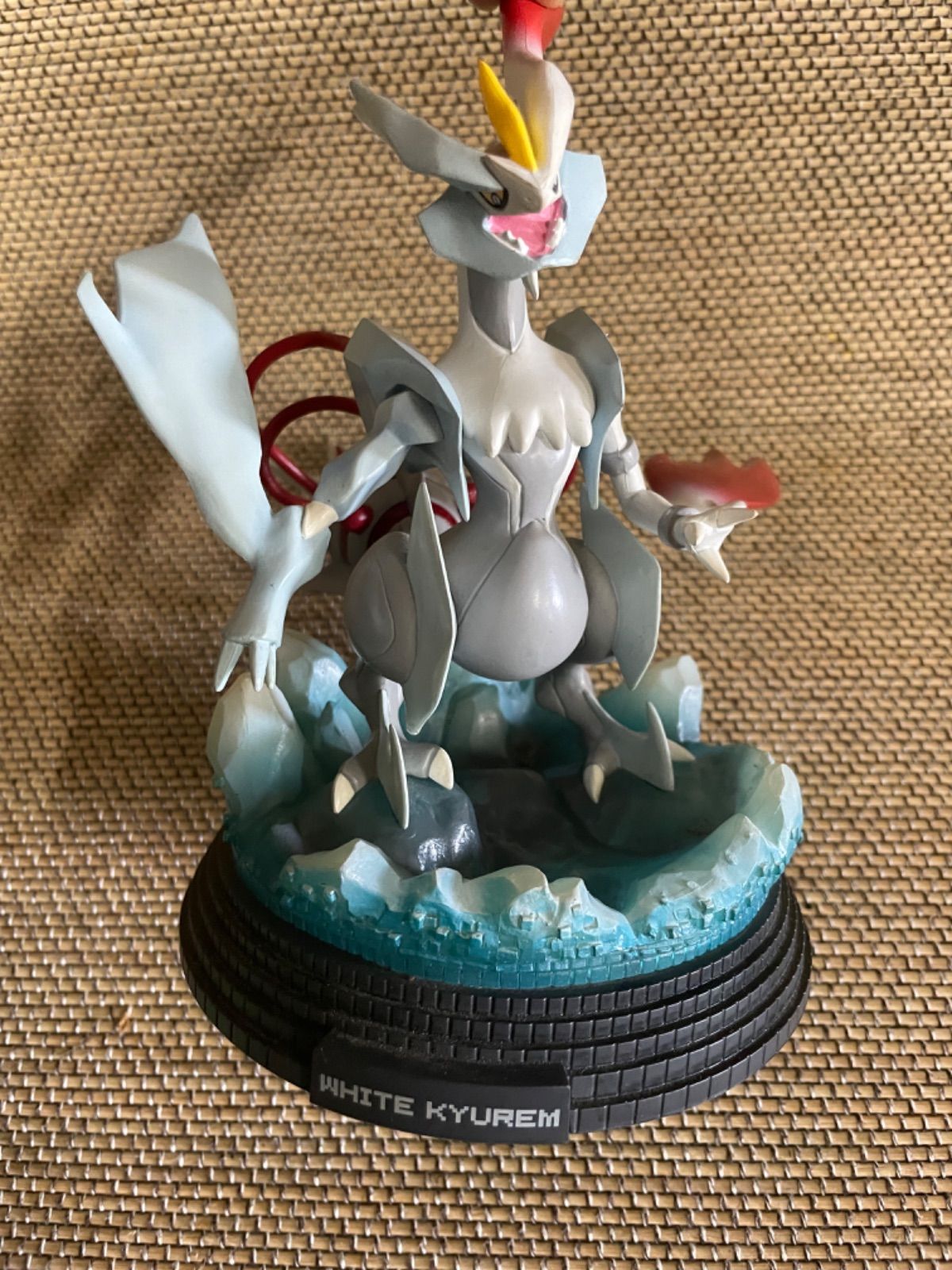ポケモン ホワイトキュレム フィギュア 一番くじ - メルカリ