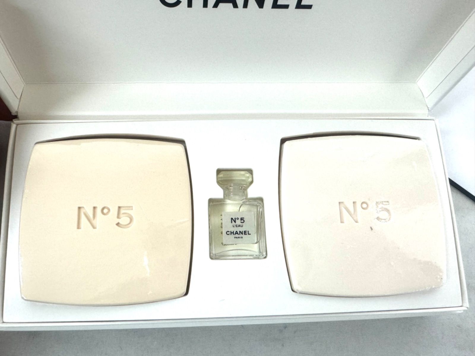 新品未使用　CHANEL N°5   サヴォン×2    香水×1   ミニボトル　紙袋付き　az MID