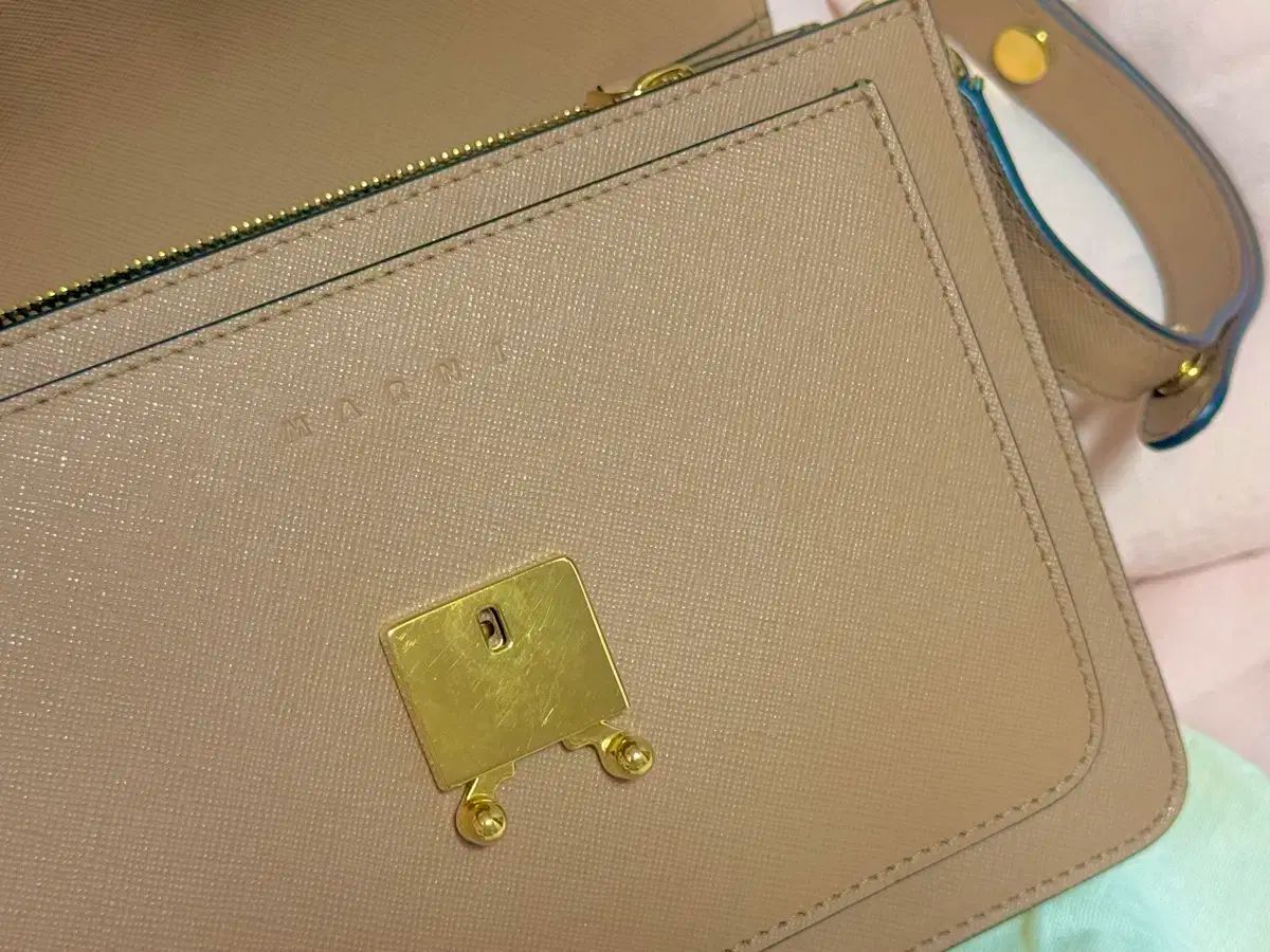 Marni マルニ トランクバッグ ピンクベージュ ミディアム