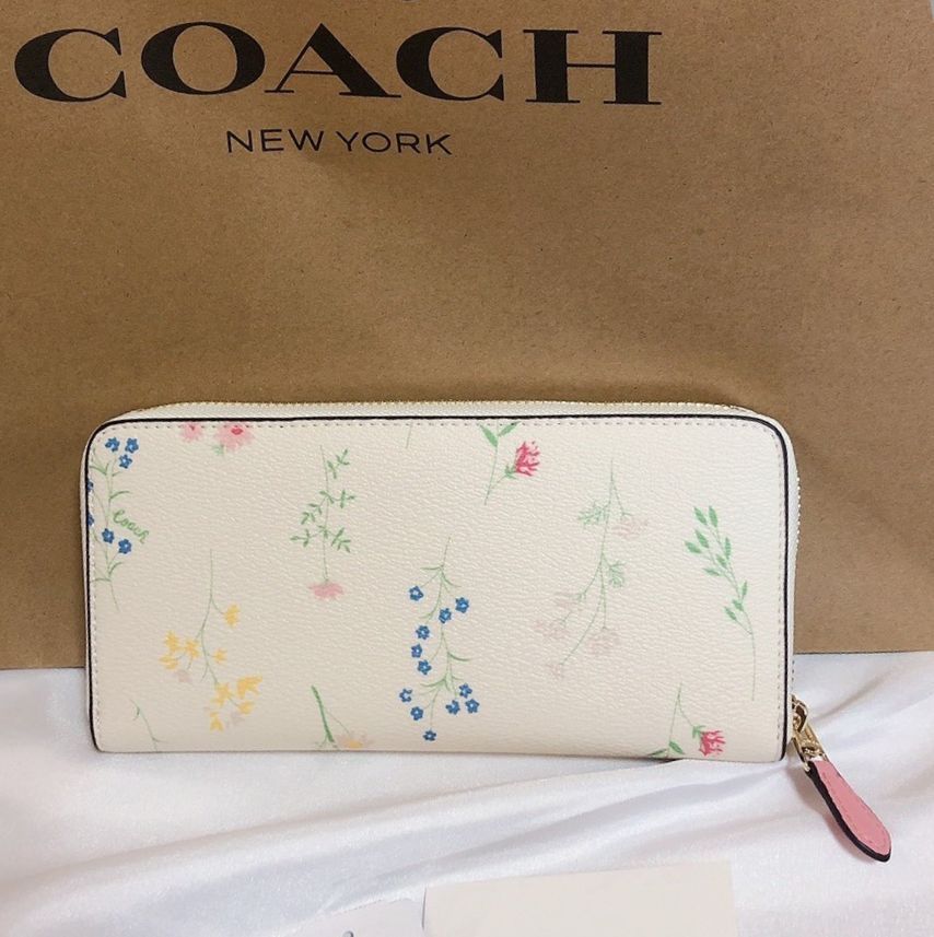 2021春の新作 ❤️コーチ COACH❤️ ワイルド フラワー プリント