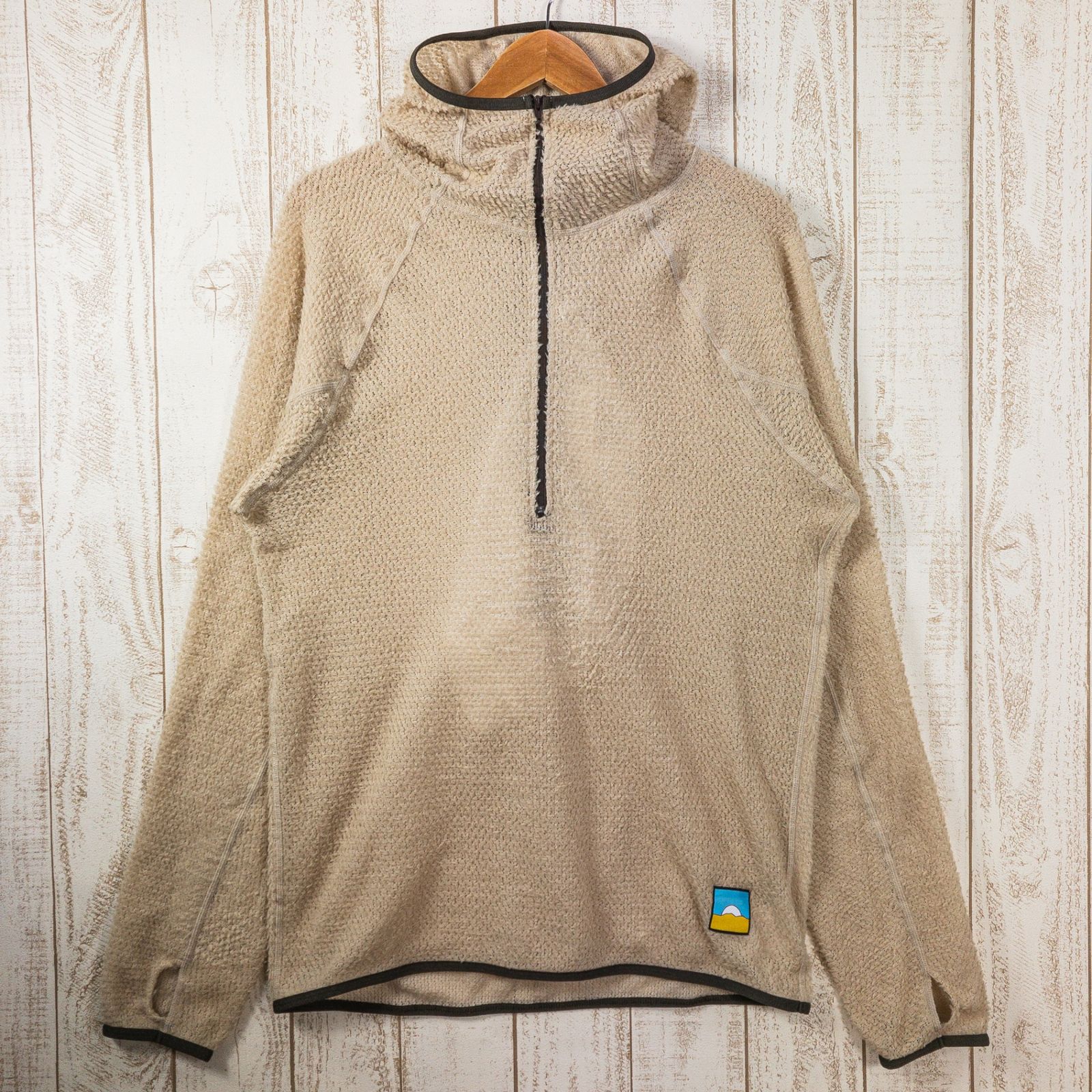 Unisex L ベージュ系 Senchi Designs センチデザインズ アルファ 90 ハーフジップ フーディ A90 Half-Zip Hoodie Dune ポリエステル ウェア トップス アウター ジャケット フリース