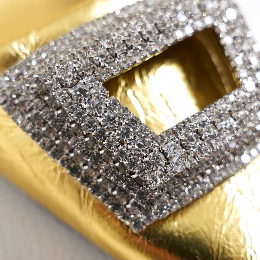 ビジューバックル