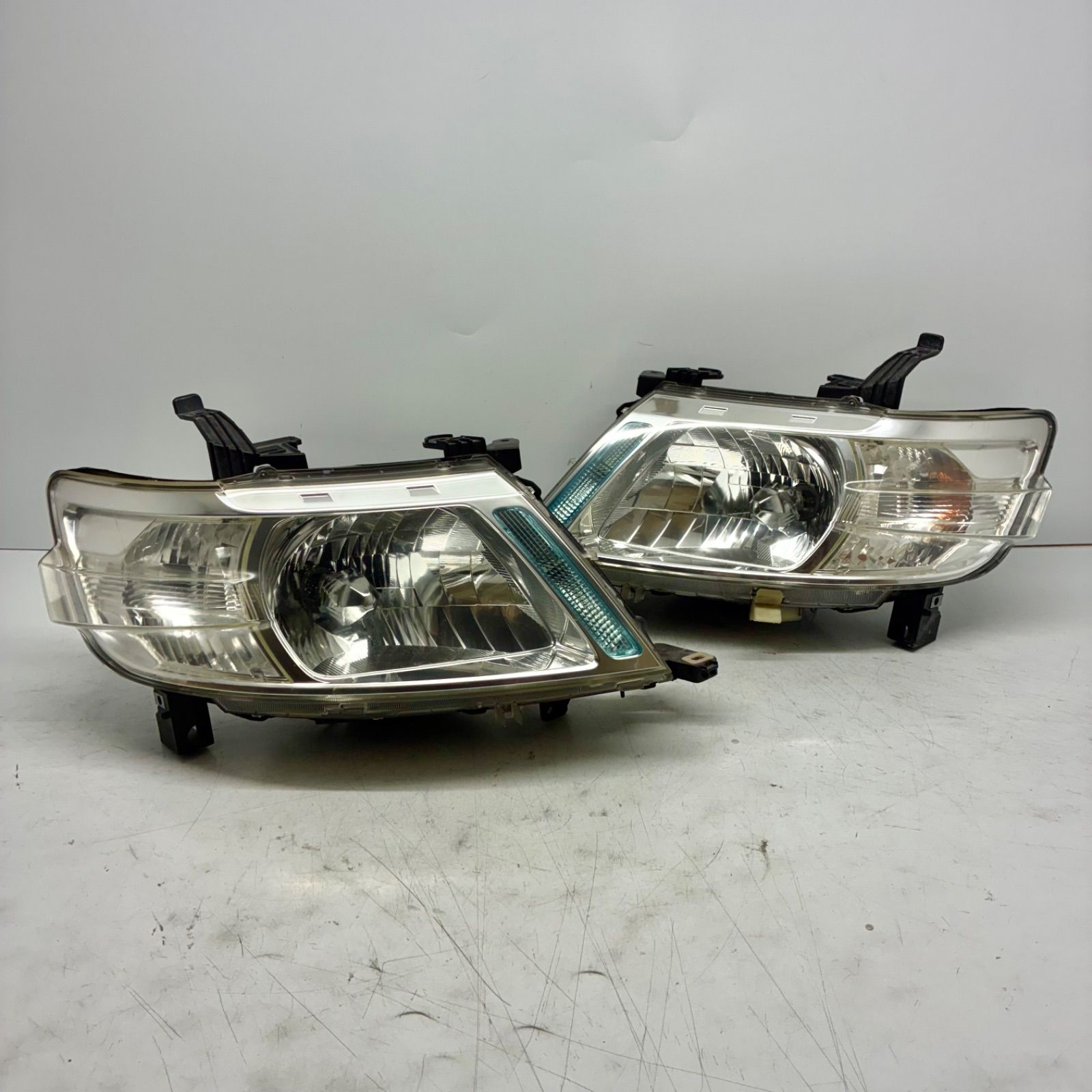 コーティング済 日産 NC25 C25 セレナ 前期 ヘッドライト ランプ レンズ 左右セット LR HID バラスト付 koito 100-24859 P71534