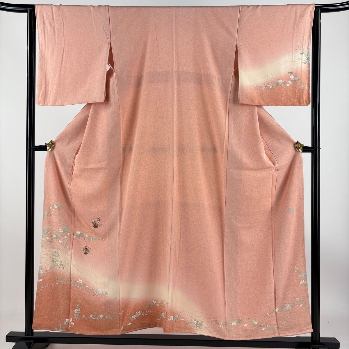 付下げ 身丈154.5cm 裄丈63cm S 袷 落款 花籠 芝 刺繍 金彩 ピンク 正絹 秀品