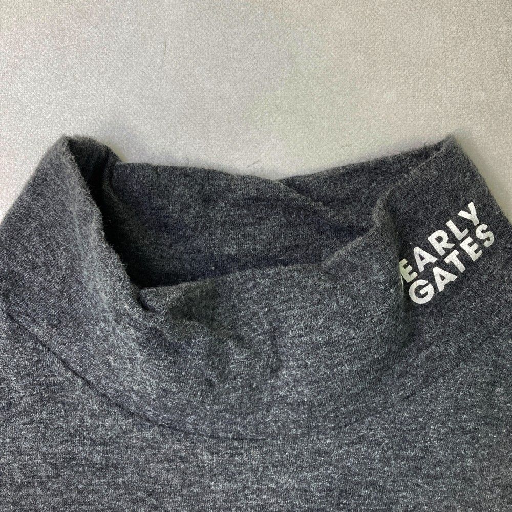 サイズ：2 PEARLY GATES パーリーゲイツ  ハイネック 長袖Tシャツ  グレー系 [240101447355] ゴルフウェア レディース ストスト サイズ：2 PEARLY GATES パーリーゲイツ ハイネック 長袖Tシャツ
