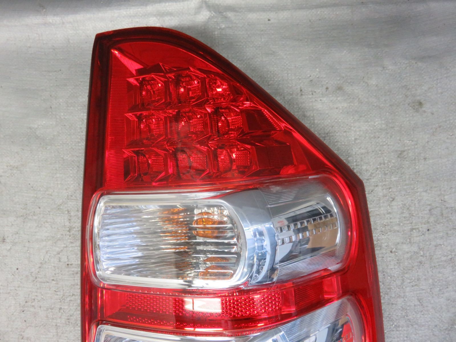 STD7434 点灯OK トヨタ ZRR70 ZRR75 ノア ヴォクシー 純正 右 テールライト テールランプ リアライト 右側