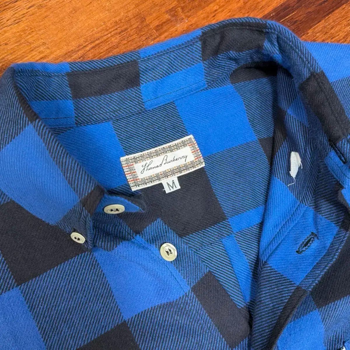 チェックシャツ