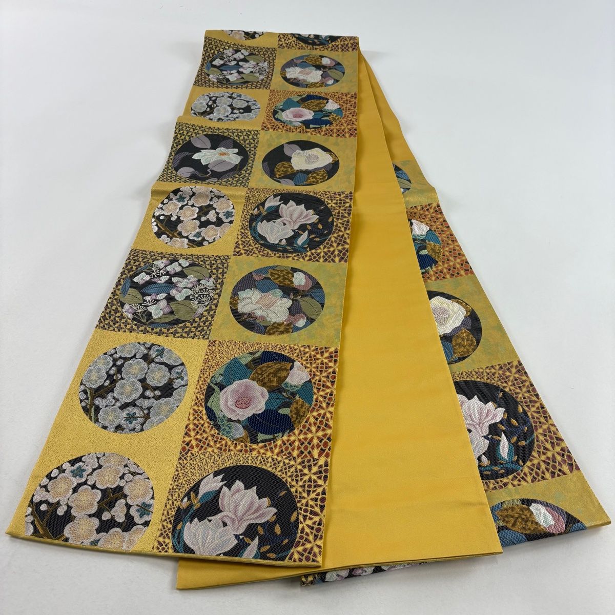 袋帯 美品 名品 市松花苑文 金銀糸 箔 金色 六通 正絹 【中古