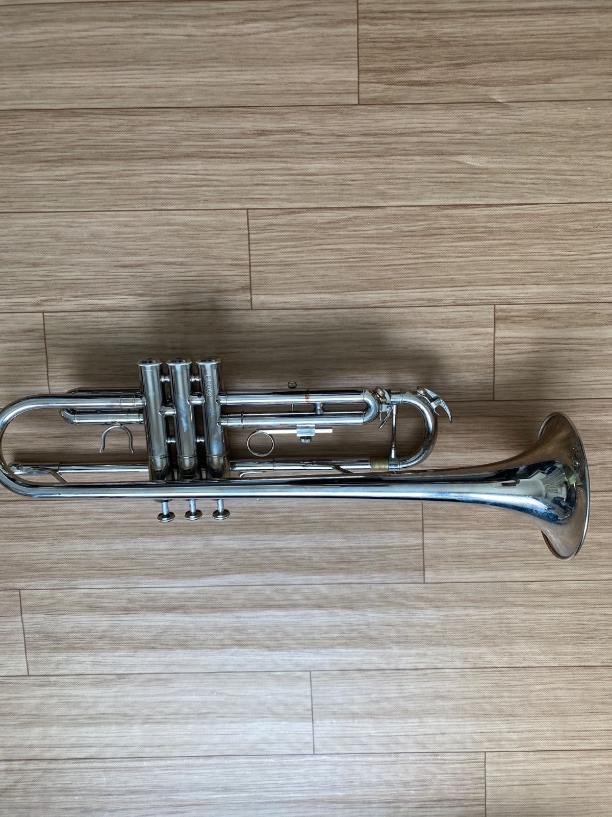 Eastar イースタートランペット ETR-380N Amazon.com: Eastar Bb Standard Trumpet Set for Beginner