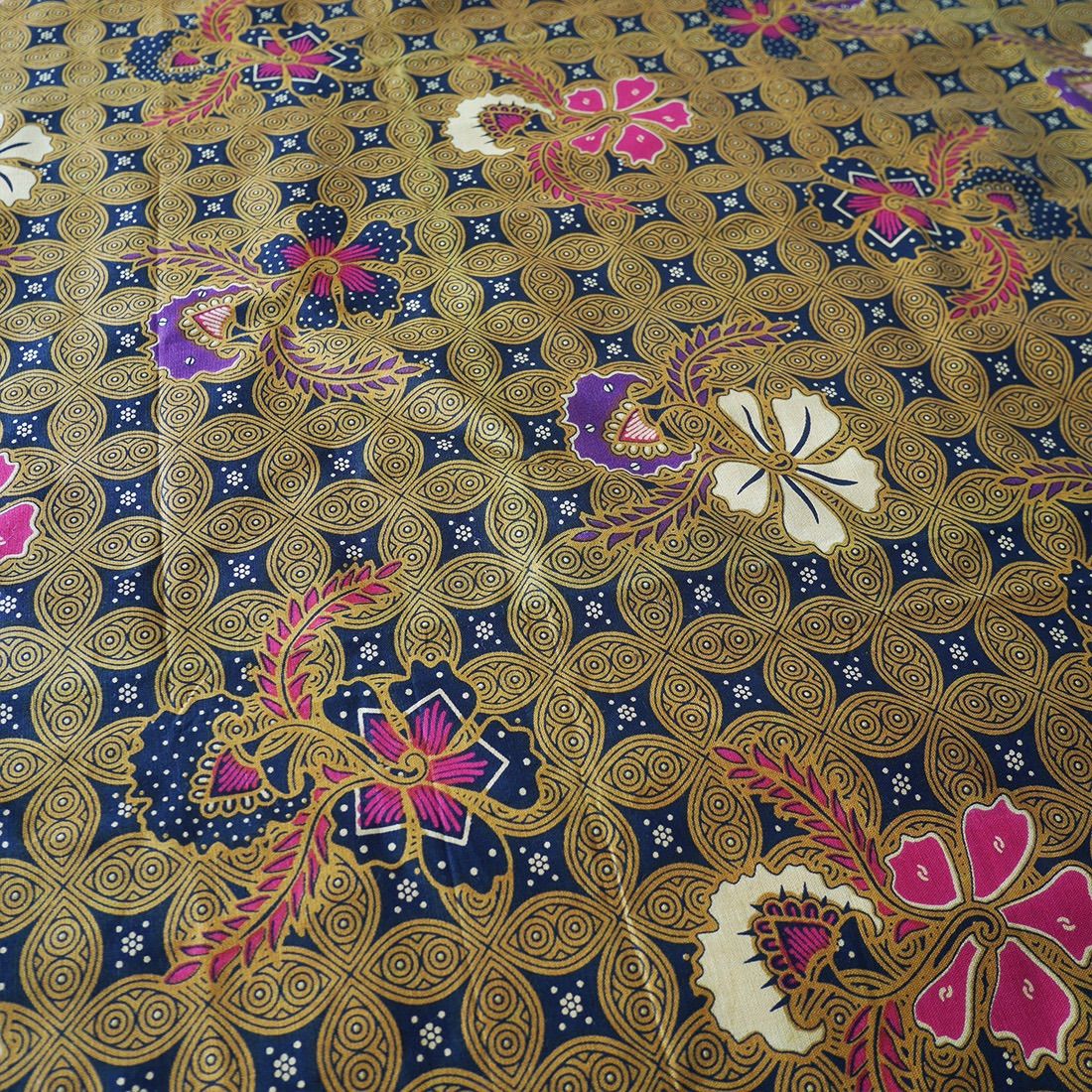 インドネシア伝統工芸品バティック/ジャワ更紗 布/生地No.67