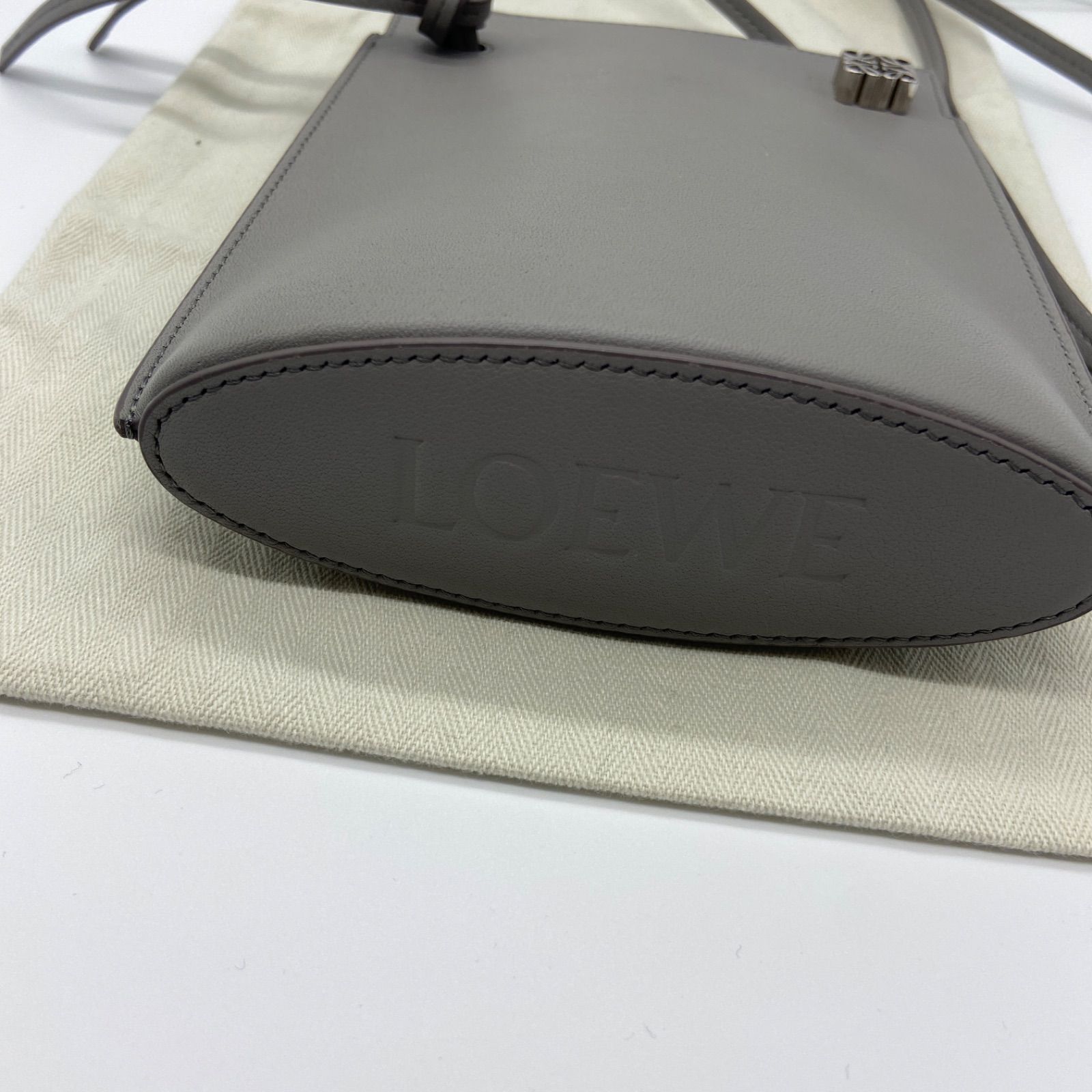 美品】 LOEWE ロエベ グレー スマホショルダーバッグ ダイス