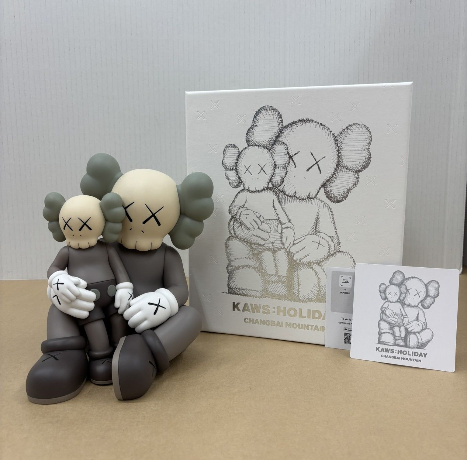 KAWS Holiday Changbai Mountain Figure Brown 【M3308-003