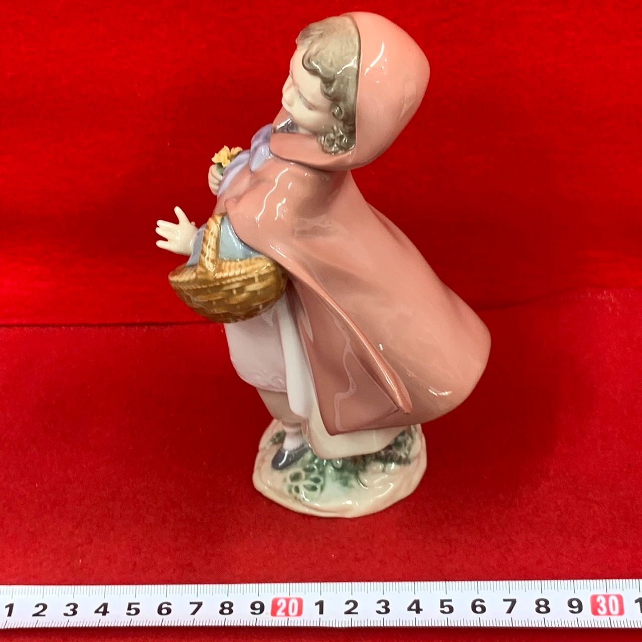 リヤドロ1008500 赤ずきん