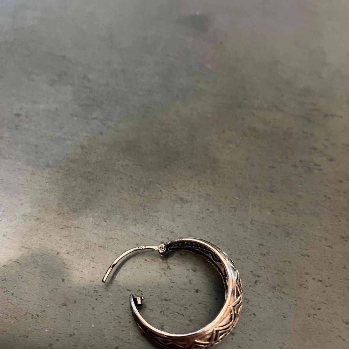 SILVER925 TRIVAL HOOP EARRINGS /シルバー/ピアス SILVER925 TRIVAL HOOP EARRINGS /シルバー/ピアス-今なら送料