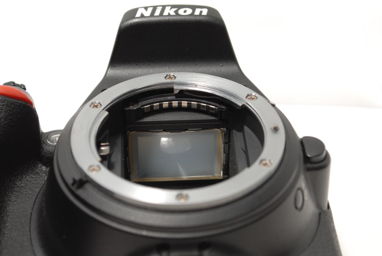 6416ショット ニコン Nikon D5600 望遠ダブルズームキット 高